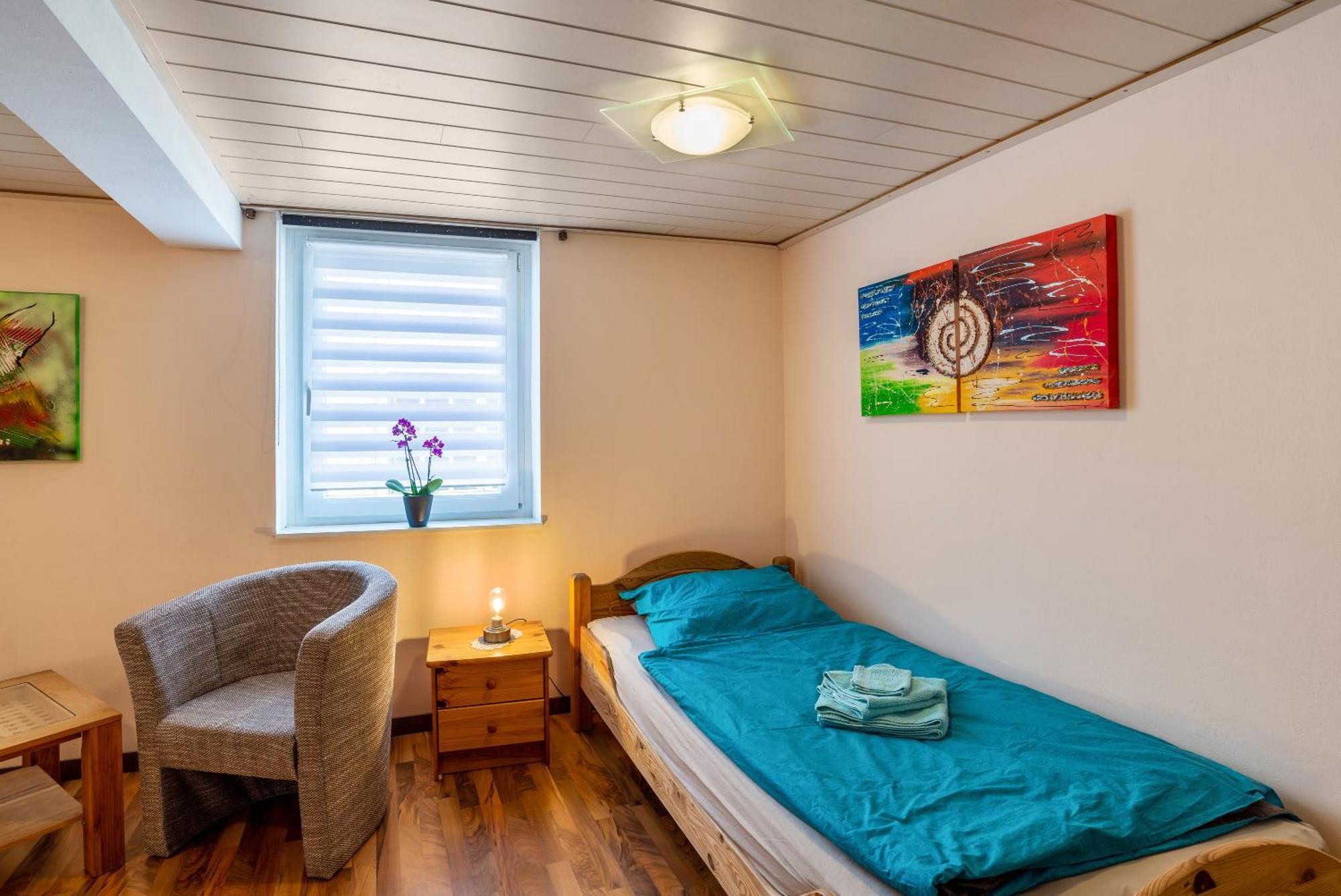 Ferienwohnung Blaues Haus Ubstadt-Weiher Exterior foto