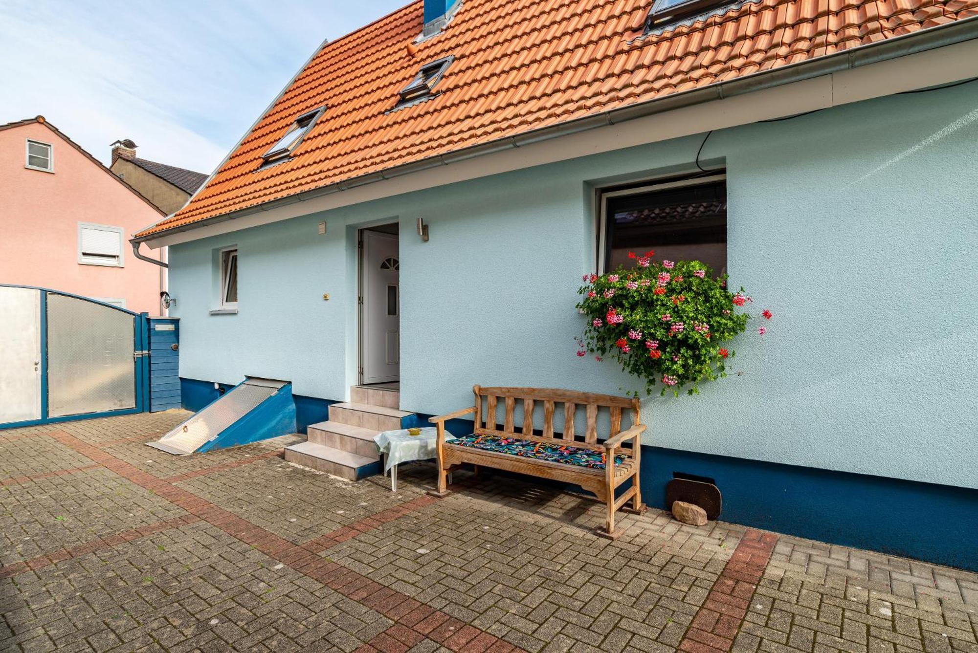 Ferienwohnung Blaues Haus Ubstadt-Weiher Exterior foto